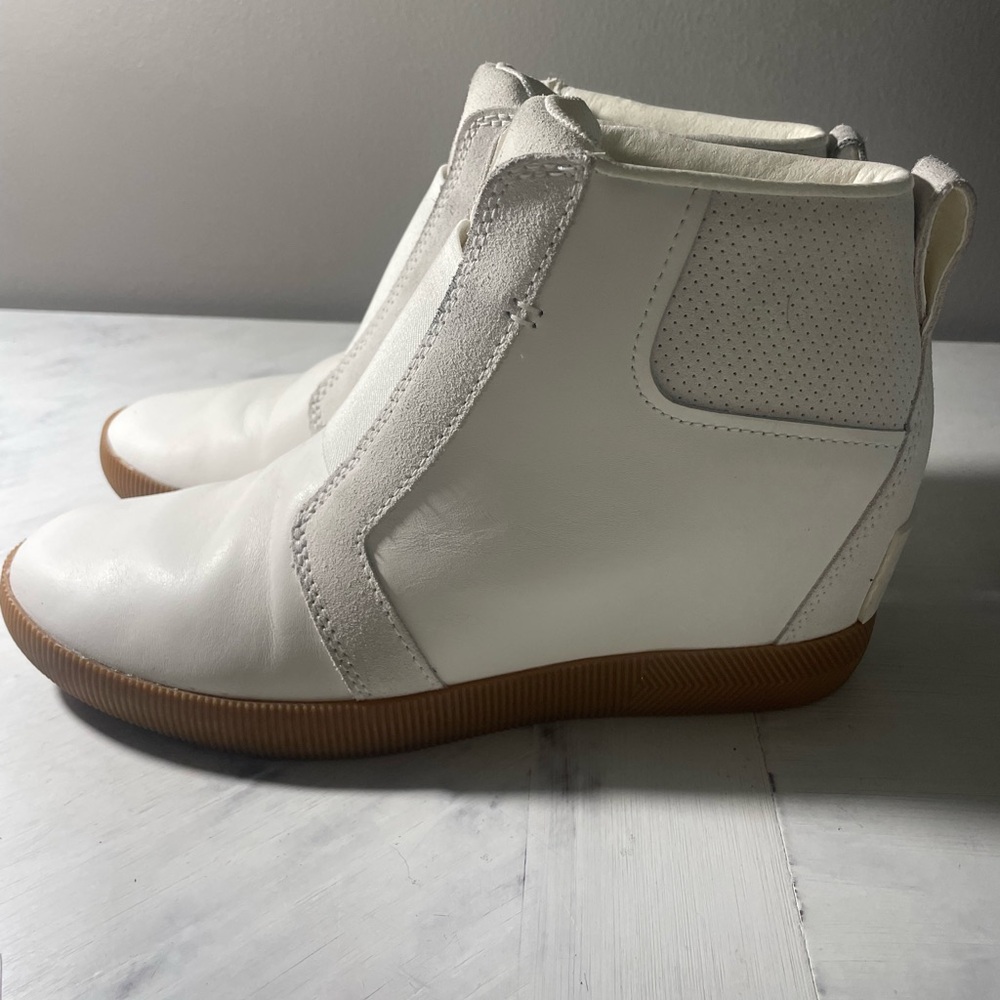 Sorel out and about wedge